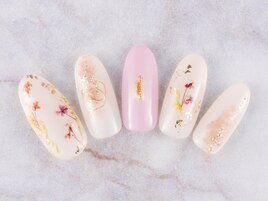 ドライフラワー×ゴールドネイル