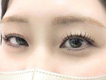 メルト(melt.)の写真/【自まつげ派の方にオススメ】お好みやまつげの状態に合わせてデザインします★キープ力に自信あり◎