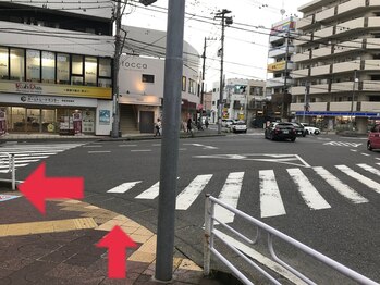 もあまる 津田沼店/スクランブル交差点を左折します