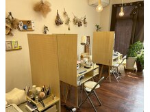 ニコ(nico)の雰囲気(ハンドネイルのテーブル3席ございます!)