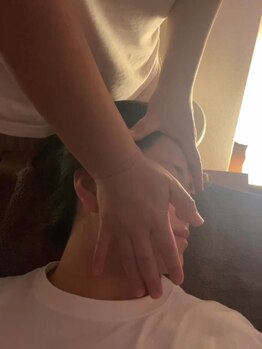 アロハボディ(AlohaBody)の写真/小顔美顔矯正が当店で人気★お顔のリンパを流し、老廃物の排出を促し、スッキリとしたフェイスラインへ♪