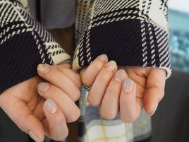 くすみブルー