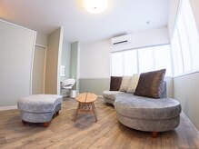 サラリ ビューティー ラウンジ(Sarari BEAUTY LOUNGE)/メイクブース付女性専用ラウンジ