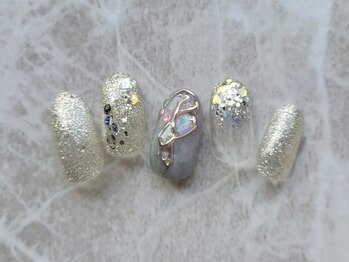 フラワーズネイルアンドアイラッシュ(FLOWER’S nail&Eyelash)の写真/‐FLOWER’S Nail‐のトレンドを取り入れた【毎月変わるデザイン¥4,980or¥5,980】洗練された指先を演出♪