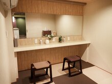 縁とつむぐの雰囲気（パウダールーム(スタイリング剤、コテ、アイロン、ドライヤー等)）