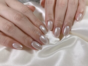 モグネイル(Mogunail)/大人上品ベージュサテンネイル