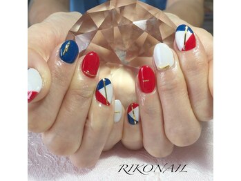 リコ ネイル(RIKO NAIL)/トリコロールカラーネイル