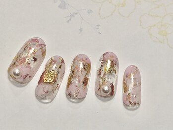 ラグウナ(Laguna)/ホイルとピンクのランダムネイル