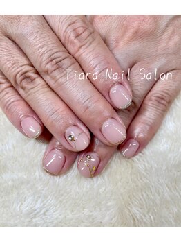 ティアラ(Tiara)/オフィスネイルにポイントパーツ