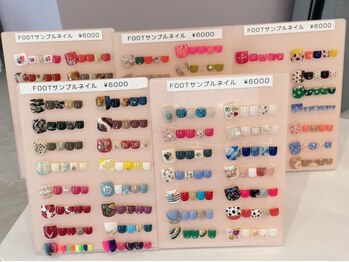 プチマール(petit maaru)の写真/フットネイルで足元からオシャレに！お仕事柄派手なネイルが出来ない方にも◎デザインを多数ご用意♪