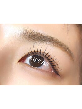 ナチュラル上品な目元にしたい