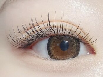 ポポ(POPO)の写真/【高技術×高品質】持ちの良さが自慢！軽量《フラットラッシュ》で、朝のメイクも楽々＆時短に◎