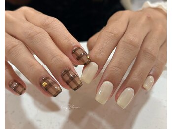 ネイルサロン ティフィン(tiffin)/~アシメチェックネイル~
