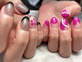 個性的なデザインネイル