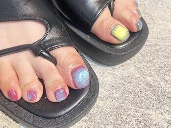 ノラ ミナミアオヤマ(NORA MINAMIAOYAMA)/人気のバイカラーマグネット