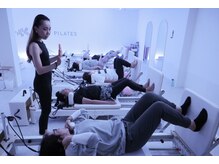美脚をピラティスで作っていきます♪マシン