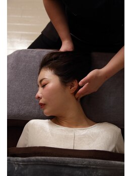 ドライヘッドスパ専門店　スイミンテラス廿日市店【12/1 NEW OPEN（予定）】/ドライヘッドスパ施術風景