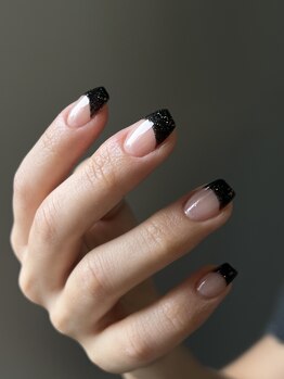 ジ オクト(Theoct.)/いつものBlackを煌めきにfrench