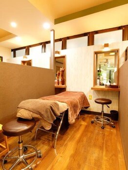 エッジ アイラッシュ(edge eyelash)/【マツエク 半個室】