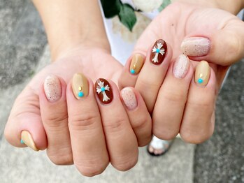 カレンシーサイドビューティー(夏恋SeasideBeauty)/クロムネイル