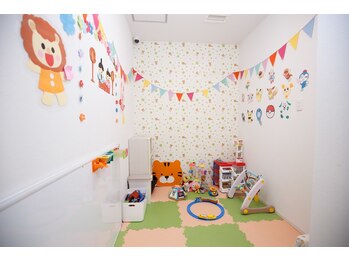 フォーユー鍼灸整骨院 津久野院(for you 鍼灸整骨院)/【内観】キッズルームあり