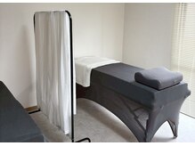 ニュイ(nuit.)の雰囲気（施術ベッドは2台ご用意しており、同時施術も可能です）