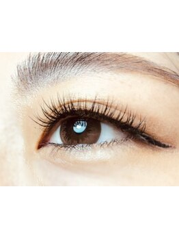 ナチュラル上品な目元にしたい