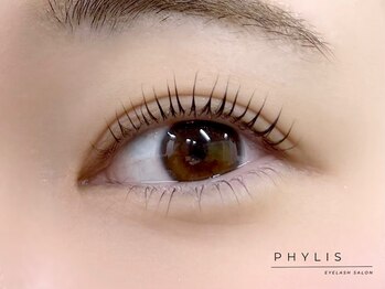 フィリス アイラッシュ 横浜ランドマークプラザ店(PHYLIS)の写真/まつげのお悩み何でもご相談ください♪リクライニングソファでゆったり施術◎理想の目元を叶えます★