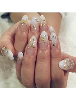 ヴァリエ(VARIE)/キラキラ白グラデーション