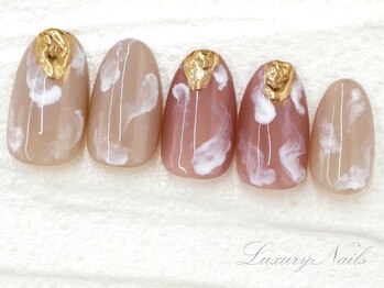 ラグジュアリーネイルズ オオミヤ(Luxury Nails Omiya)/ホワイト*ニュアンスデザイン