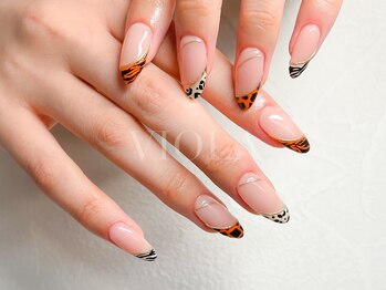 ヴィオラ(VIOLA)/レオパード/フレンチネイル