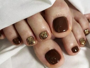 ビー ピボット店(Bee)の写真/お洒落は足元から♪サンダルの季節にはとっておきのフットネイルを…☆暑さに負けず、毎日を華やかに◇
