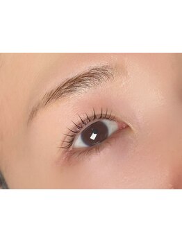 ナチュラル上品な目元にしたい