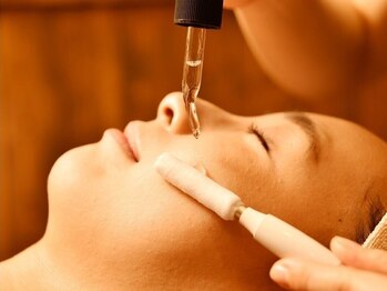 サロン ド エメリタス(salon d'Emeritus)の写真/シミ・しわ改善やニキビケアに★自分史上１番のお肌で自信溢れるあなたに◎丁寧なカウンセリングいたします