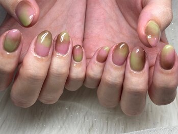 桜カラーのニュアンスネイル