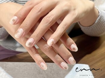 エン 中崎町(enn.)/ホワイト × ゴールド