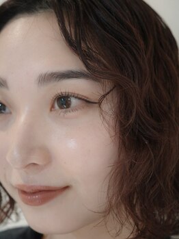 エジェ(eje)の写真/【リピーター様多数☆】忙しい日でも“綺麗が続く”LEDエクステ!自然体のまま上品さが香る目元へ♪