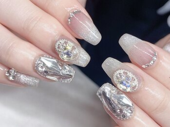 ミドカ(M'doka)の写真/パーツ乗せ放題で理想が叶う◇ビジュー☆パーツつけ放題¥12000！ビジュー埋め尽くし♪キラキラ可愛い指先に