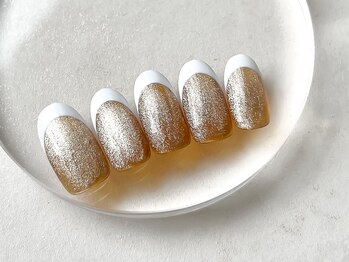 ワンアンドオンリー(One&Only)/マグネットネイル×白フレンチ