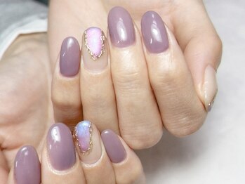 エムネイル(emu.nail)の写真/シンプルな中にもこだわりを♪大人女性の魅力を引き出す上品なデザインを多数ご用意☆丁寧な施術に高評価◎