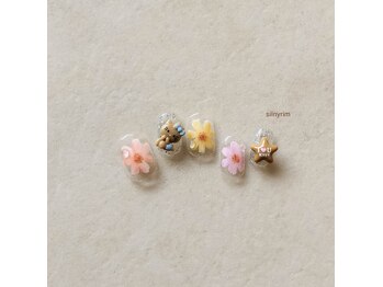 シルニー リム(Silny rim)/アシンメトリーニュアンスネイル