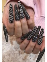 エスフィーネイルサロン ブリーユ(Esfy nailsalon Brille)/シルバー黒ゼブラネイル