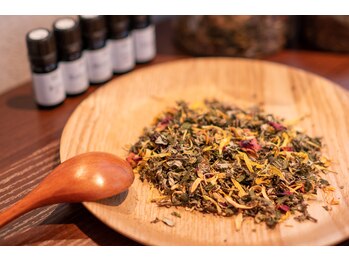 フェムビー(FEMBE)/食べられる無農薬ハーブを使用