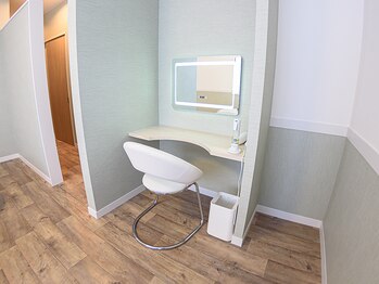 サラリ ビューティー ラウンジ(Sarari BEAUTY LOUNGE)/メイクブース