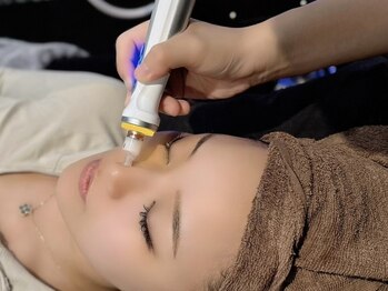 アイマニ 北堀江店/ハイドロフェイシャル/毛穴洗浄