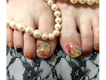リコ ネイル(RIKO NAIL)/アジアン風スタッズネイル