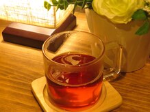 施術後には当院こだわりの「ルイボス&ジンジャーハーブティ」。