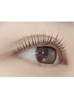 ナチュラル上品な目元にしたい