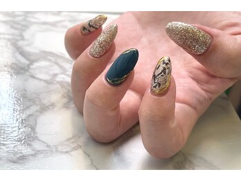 ネイルアンドアイラッシュスタジオ シュシュ(chouchou)/人気の大人パイソン