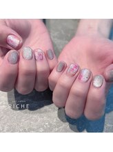 リッシュ(RICHE)/カラフルチェックネイル
